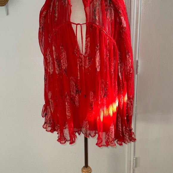 Free People Red Floral Sheer Top. Sz M - Picture 6 of 6